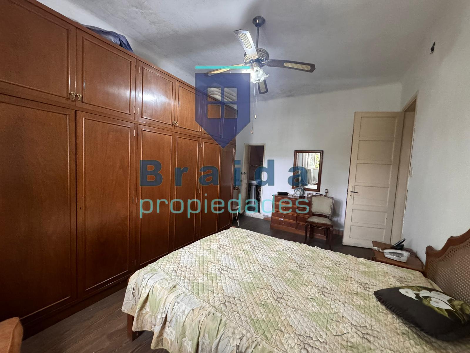 SE VENDE HERMOSA CASA EN MONTEVIDEO