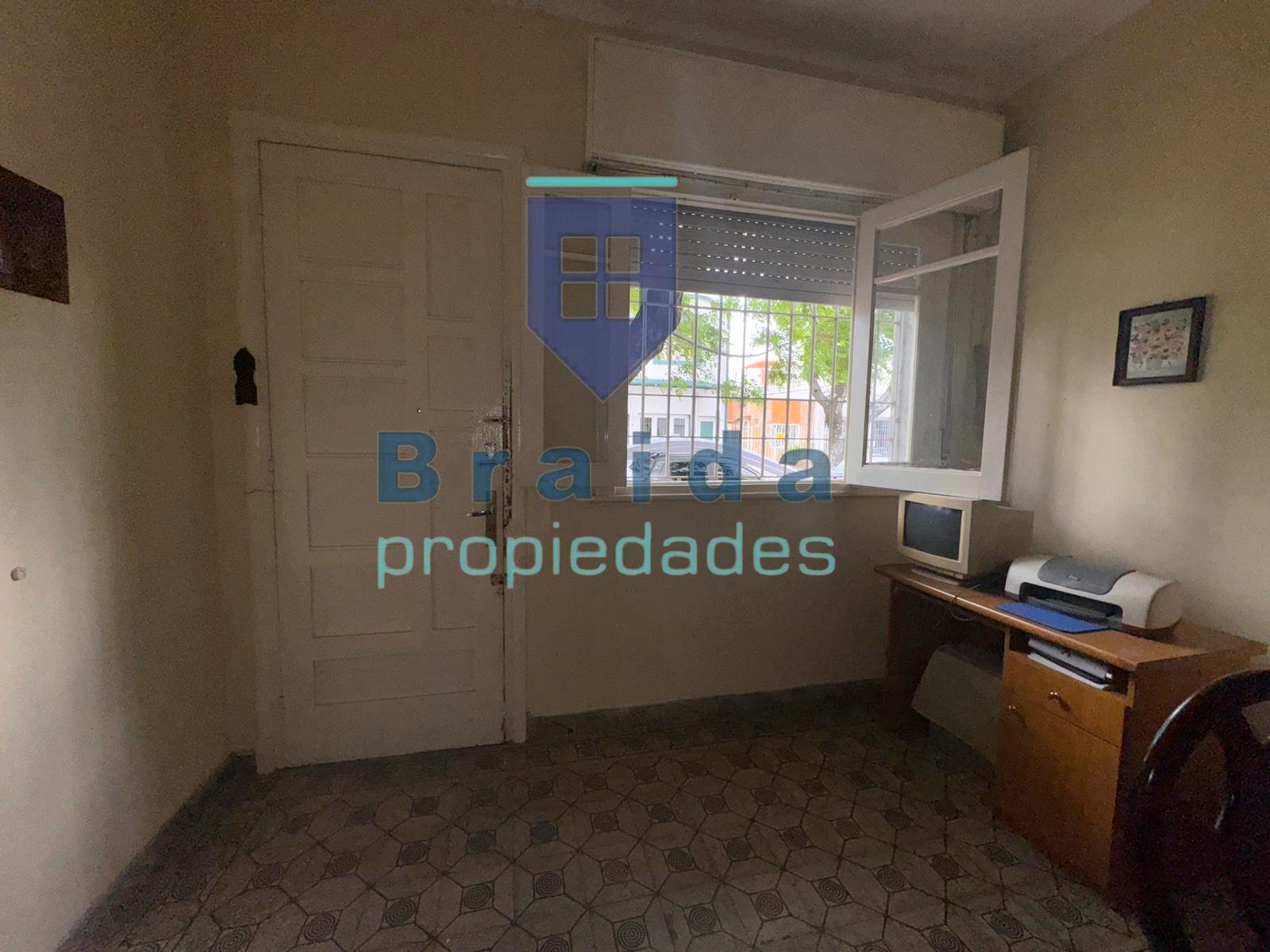SE VENDE HERMOSA CASA EN MONTEVIDEO
