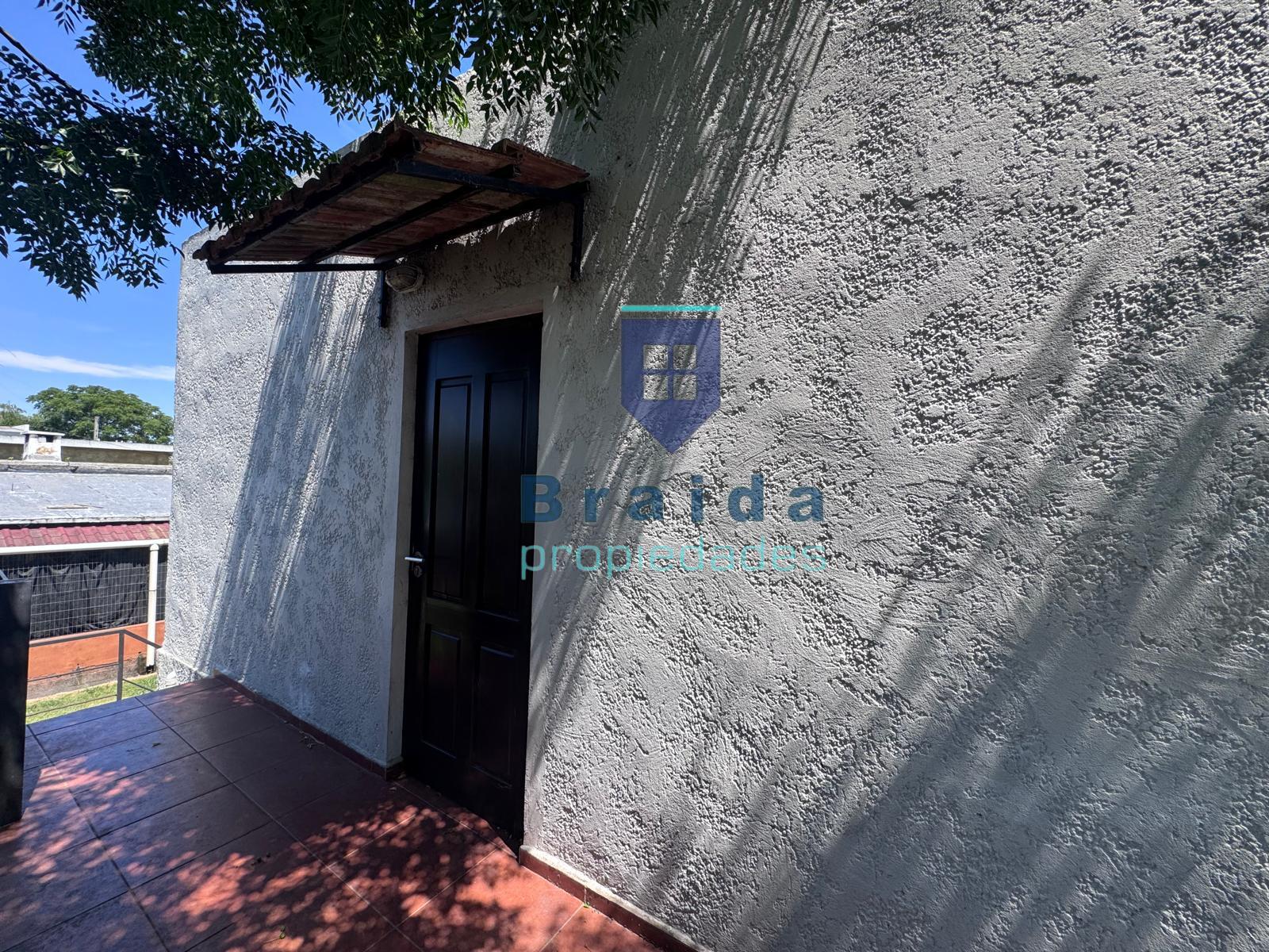 Apartamento en planta alta. Excelente ubicación