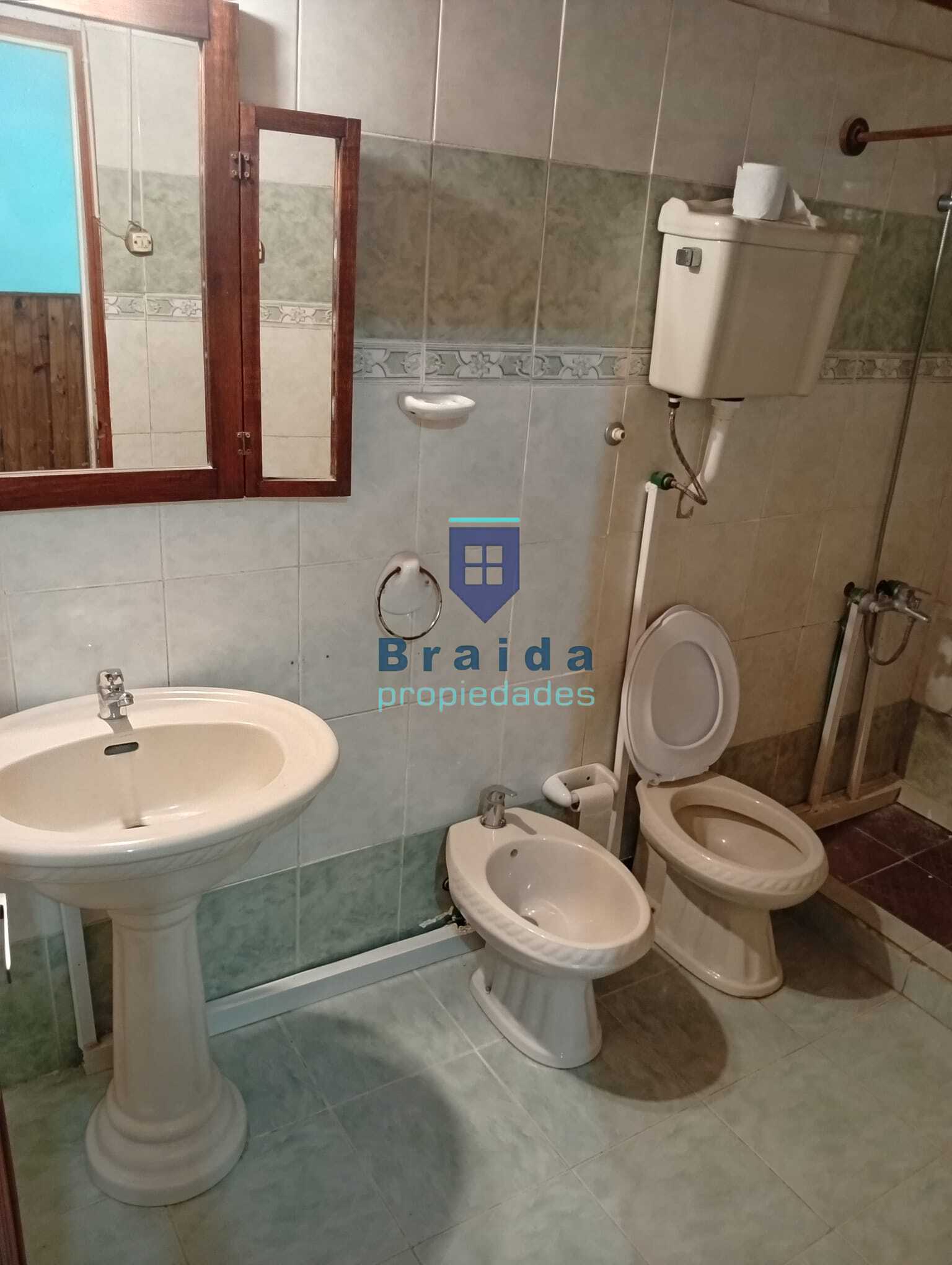 Gran casa de 3 dormitorios en San Jacinto y fracción de campo