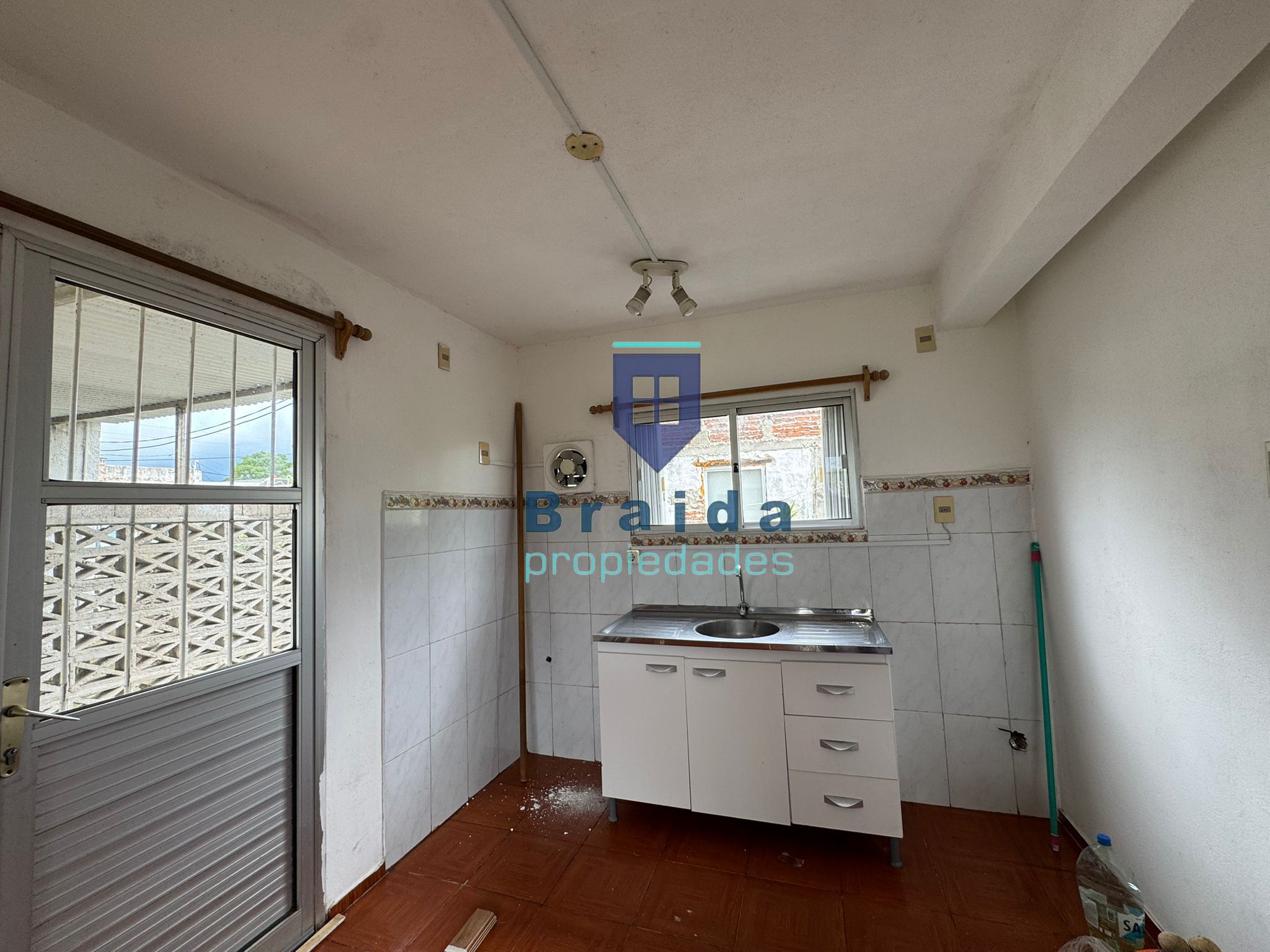 Casa de dos dormitorios en San Jacinto