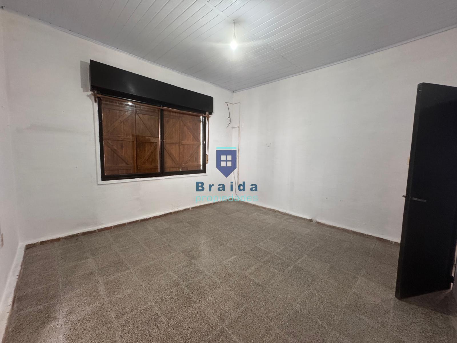 Gran vivienda de 2 dormitorios a cuadras de la plaza