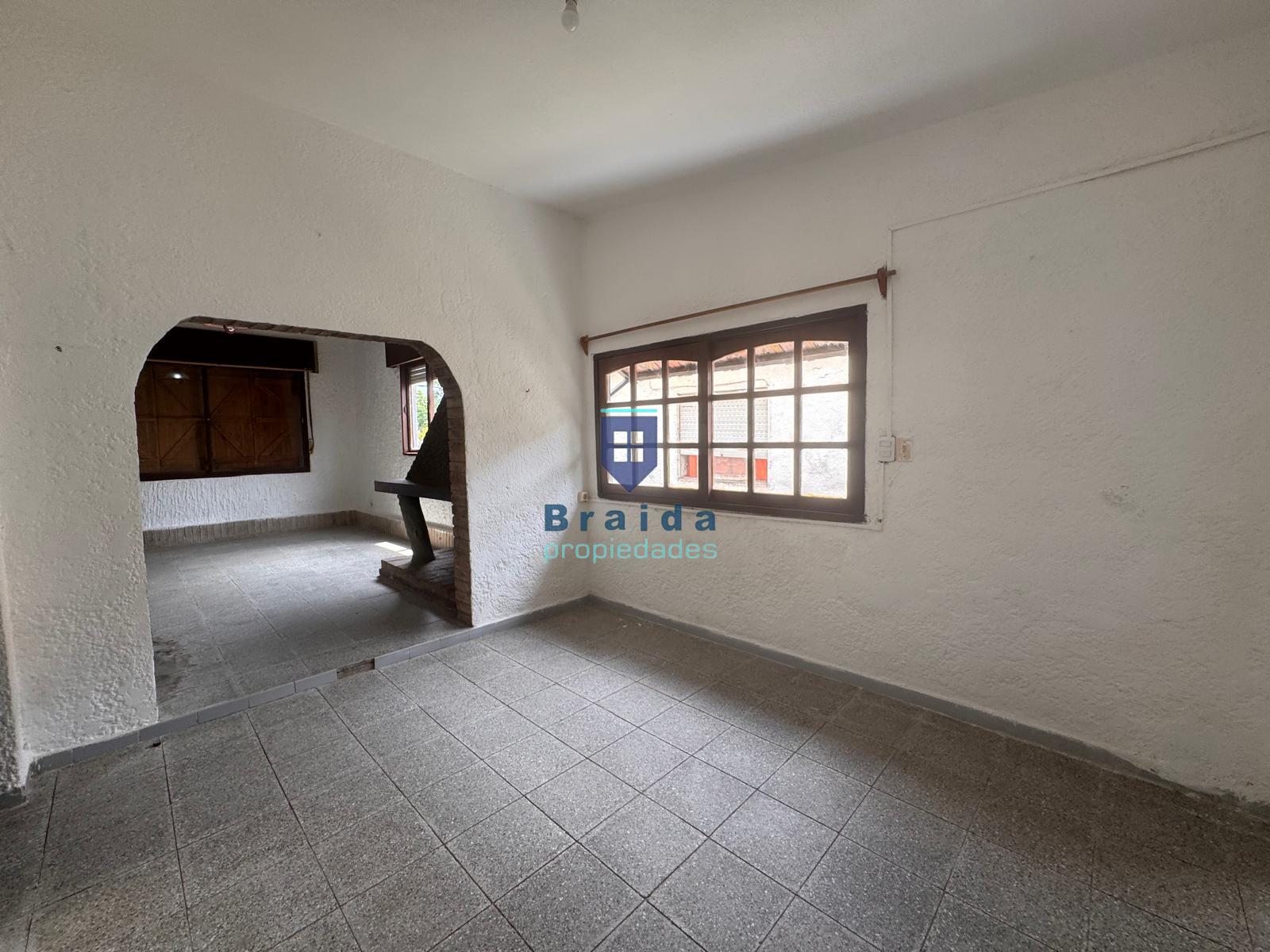 Gran vivienda de 2 dormitorios a cuadras de la plaza