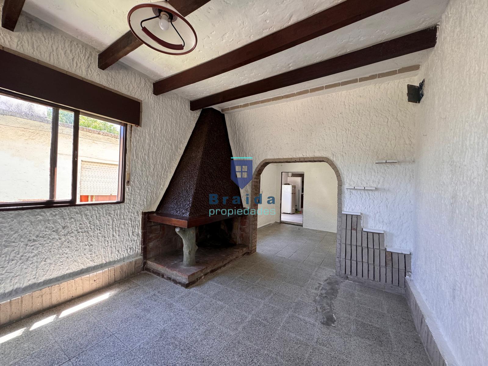 Gran vivienda de 2 dormitorios a cuadras de la plaza