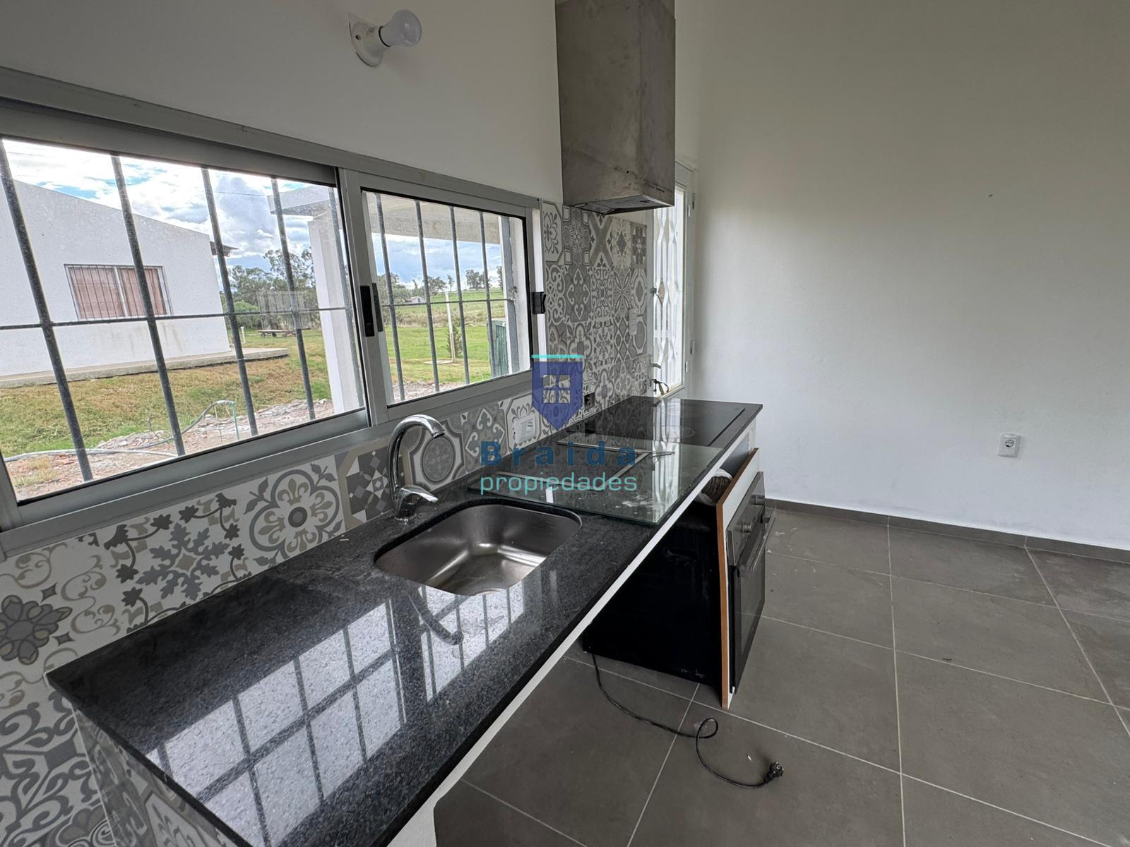 Gran vivienda de dos dormitorios semi amoblada