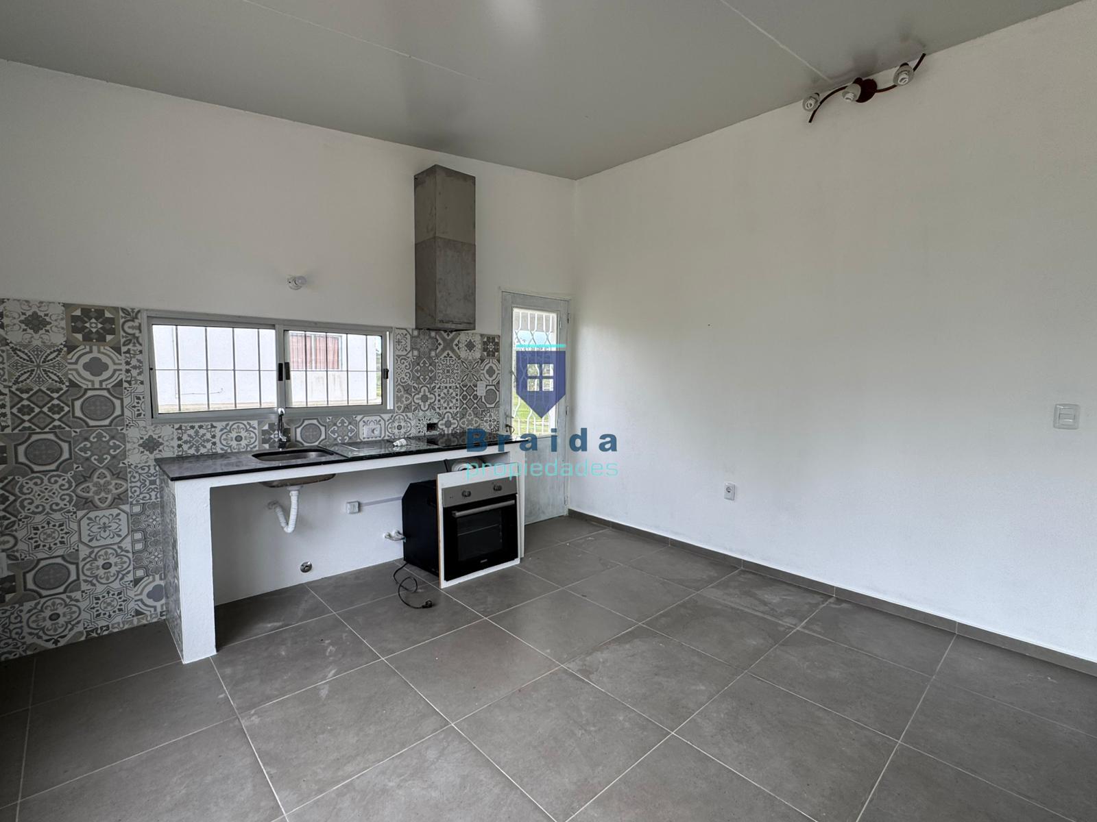 Gran vivienda de dos dormitorios semi amoblada