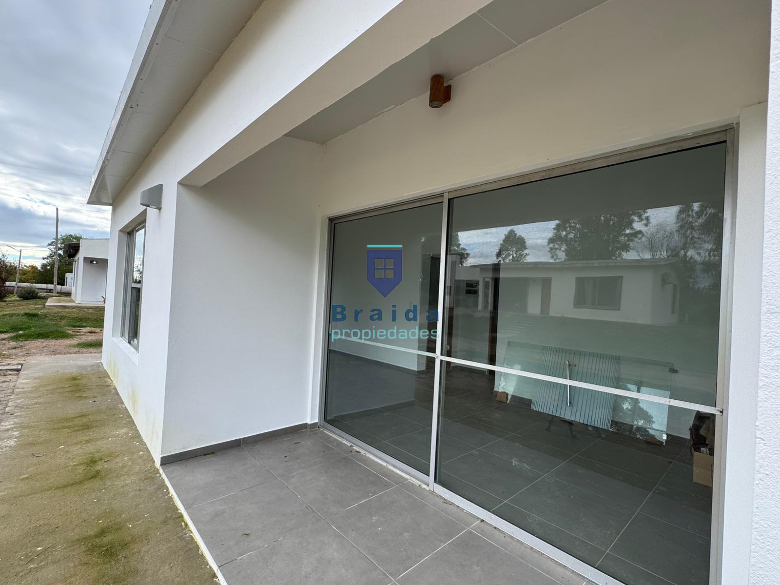 Gran vivienda de dos dormitorios semi amoblada