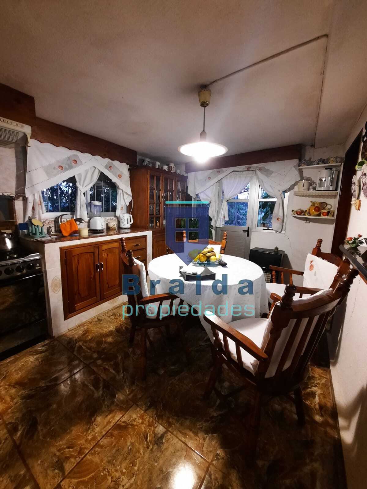 Hermosa vivienda con parque y 1 hectárea 