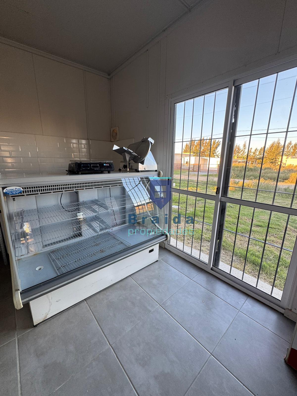 Hermoso local comercial en zona en crecimiento de San Jacinto 