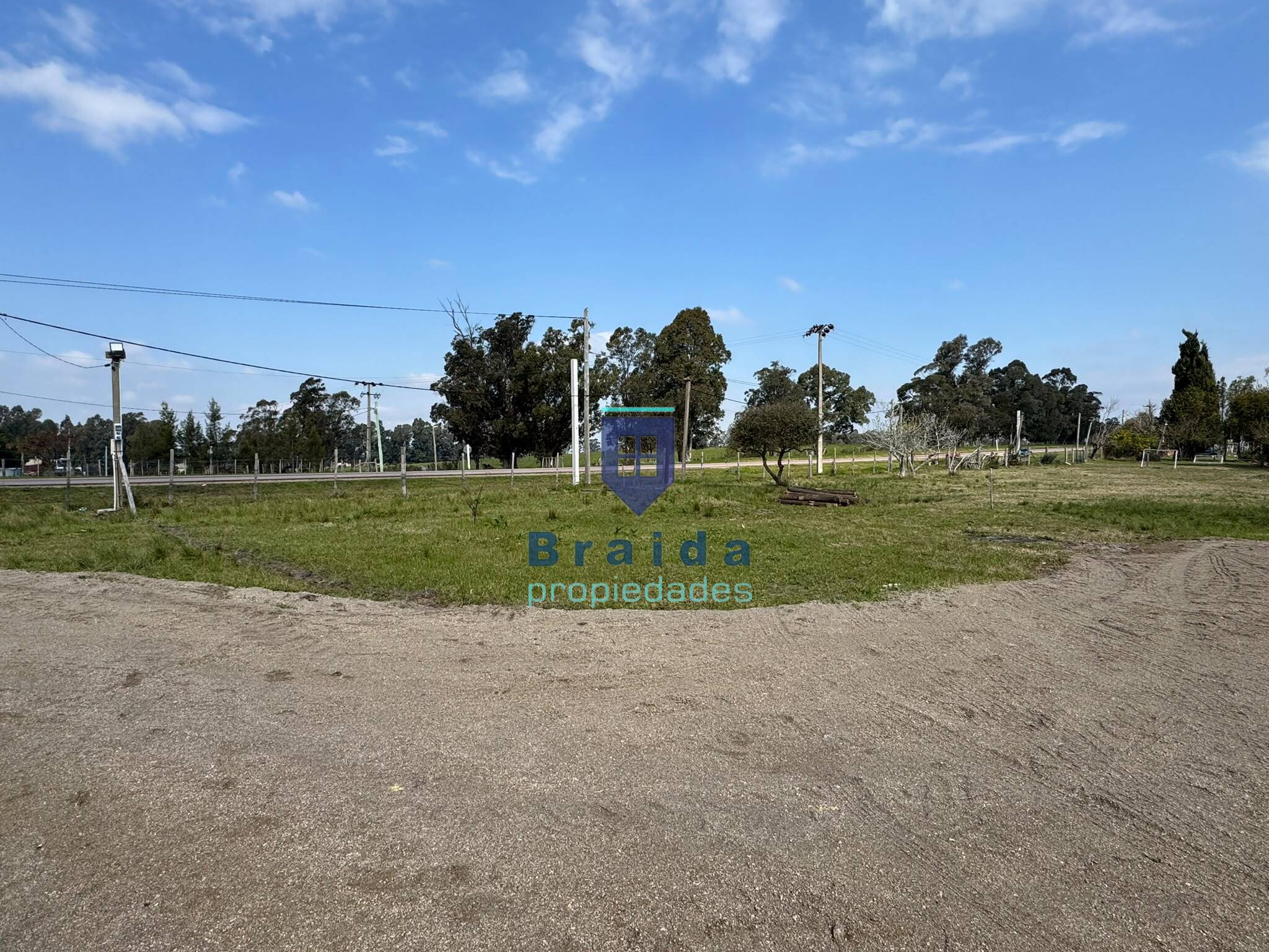 Gran casa de 3 dormitorios en ruta 7 