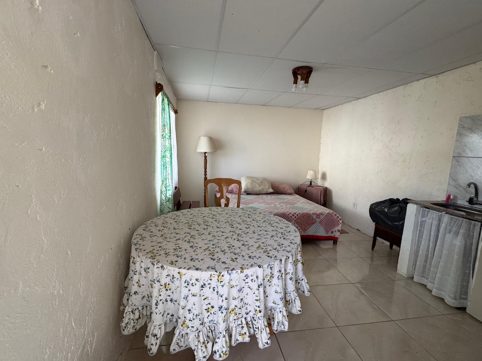 Hermosa vivienda céntrica con apartamento al fondo