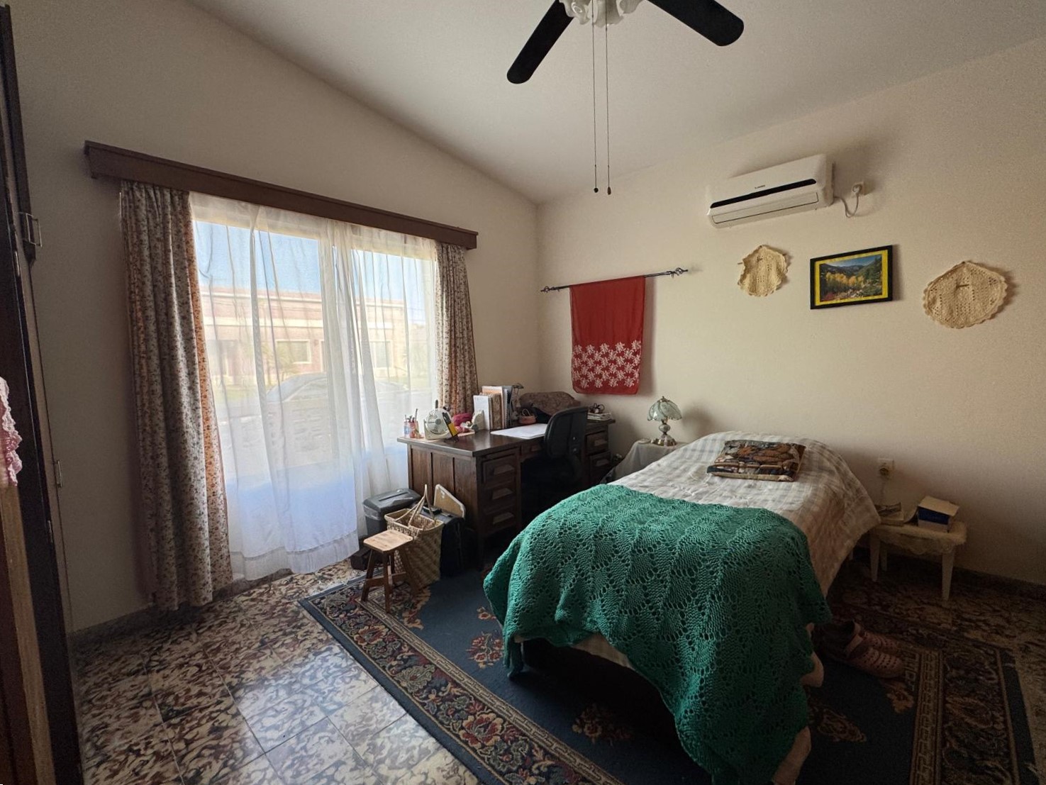 Hermosa vivienda céntrica con apartamento al fondo